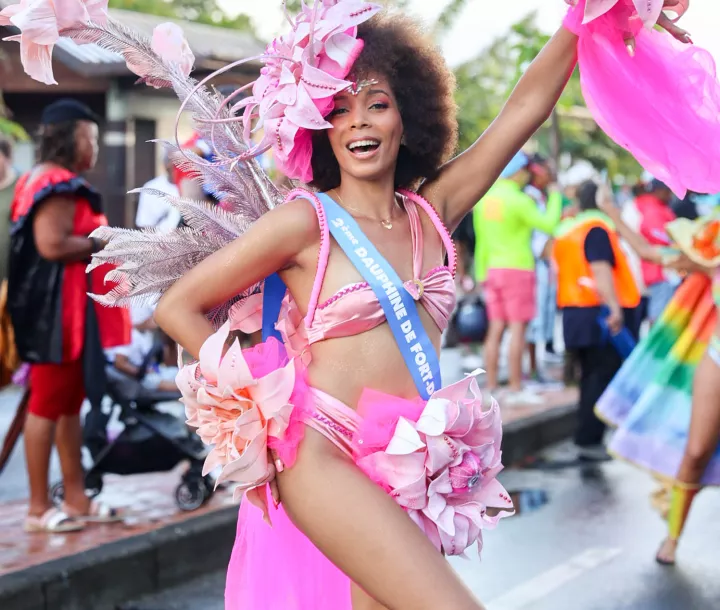 Carnaval Martinique: L'art des costumes faits mains